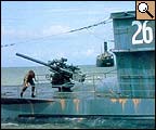 Harrison Ford sur le pont du sous-marin